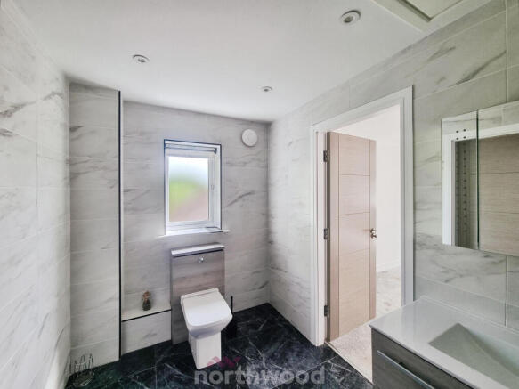 4 bed Detached for sale Image 9