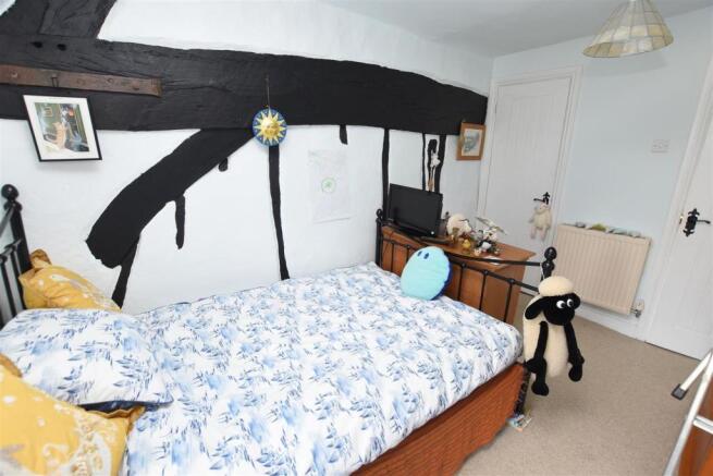 bedroom 2.JPG
