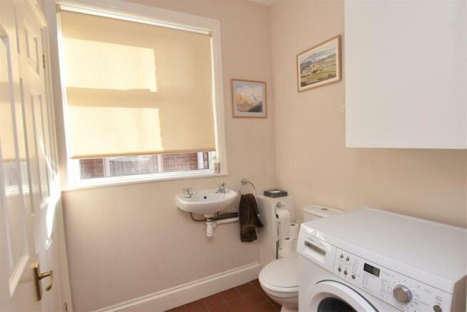 Utility/Cloakroom WC