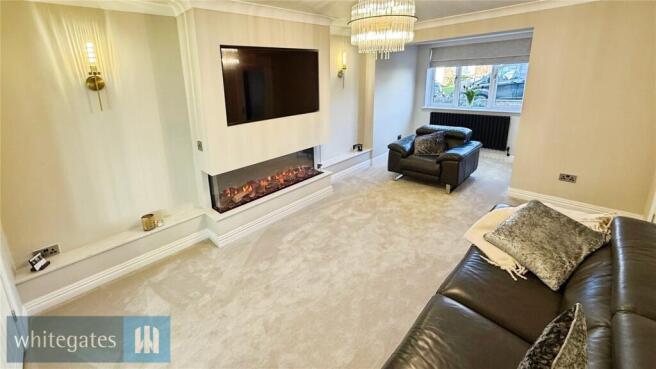 4 bed Detached for sale Image 7