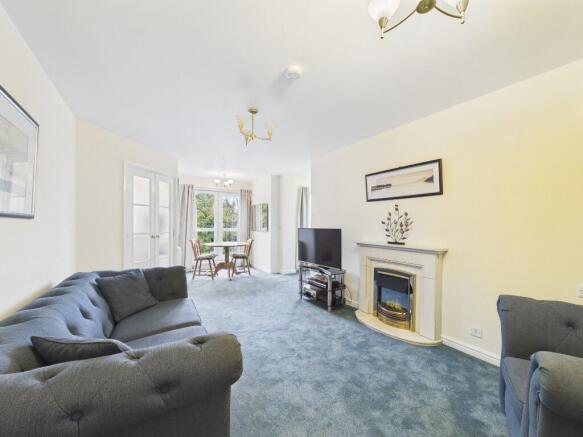 2 Roxburgh Park, East Kilbride, G74 photo 2
