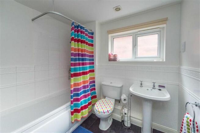 FAMILY BATHROOM