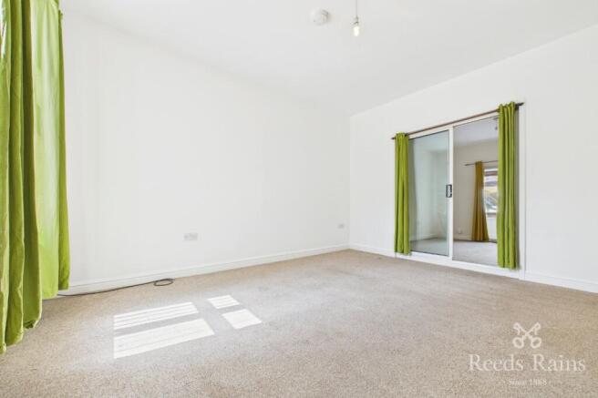 3 bed Terraced to rent Image 4