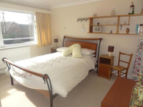 BEDROOM 2