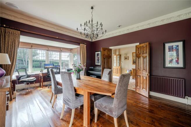 5 bed Detached for sale Image 6
