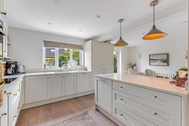 3 bed Semi-Detached for sale Image 2