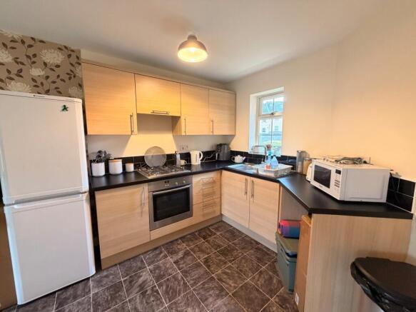 2 bed Flat to rent Image 5