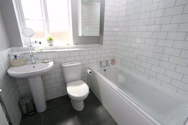 BATHROOM / WC
