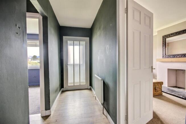 PORCH & HALL