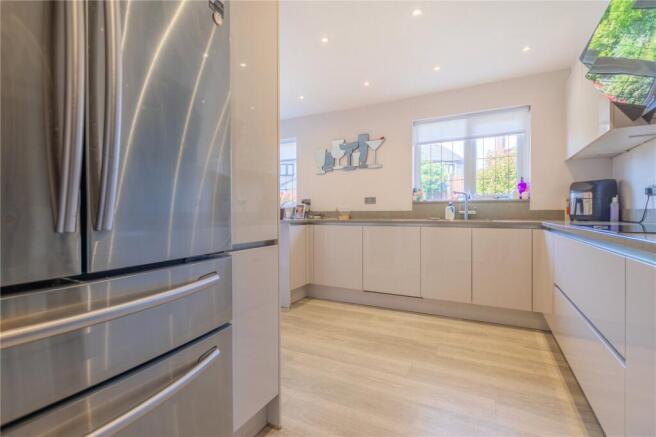 4 bed Detached for sale Image 7