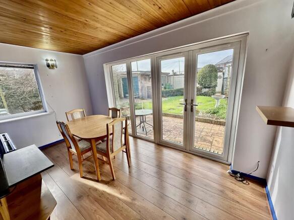 4 bed Semi-Detached Bungalow for sale Image 12