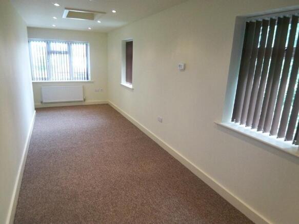 2 bed Flat to rent Image 12