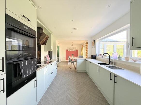 3 bed Detached for sale Image 7