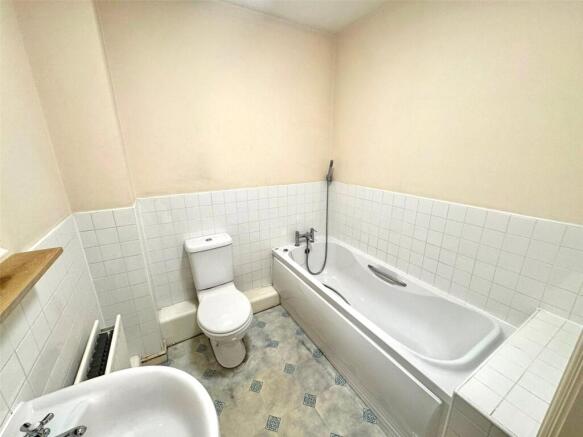 2 bed Flat for sale Image 10