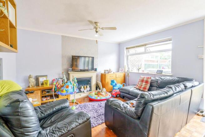 Lounge/Dining Room