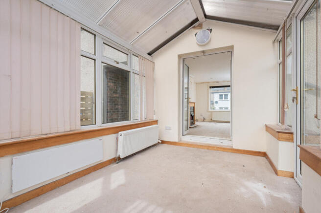 Burnside Avenue, Livingston photo 5