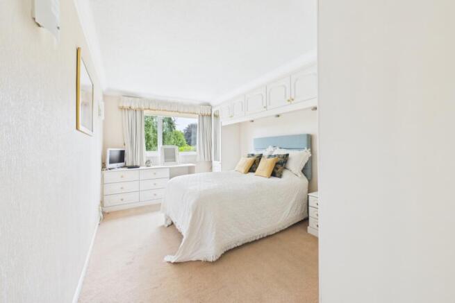2 bed Ground Flat for sale Image 10