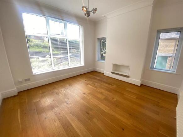 4 bed Detached to rent Image 7