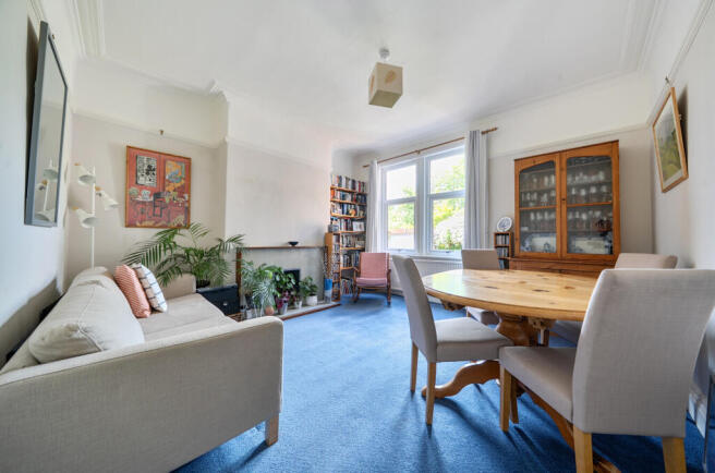 5 bed Detached for sale Image 6