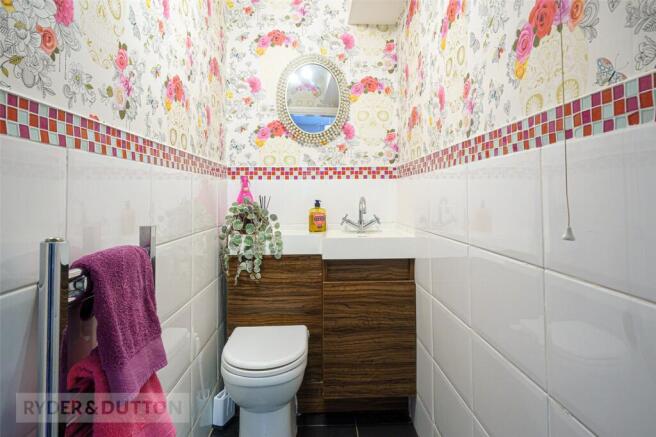 4 bed Semi-Detached for sale Image 9