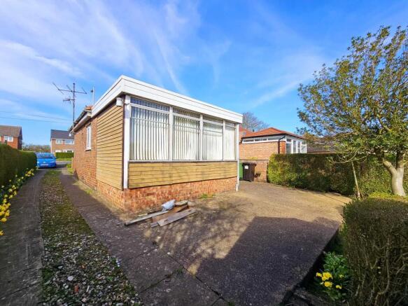 2 bed Semi-Detached Bungalow for sale Image 11