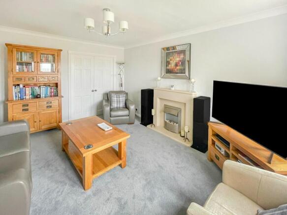 3 bed Semi-Detached for sale Image 6