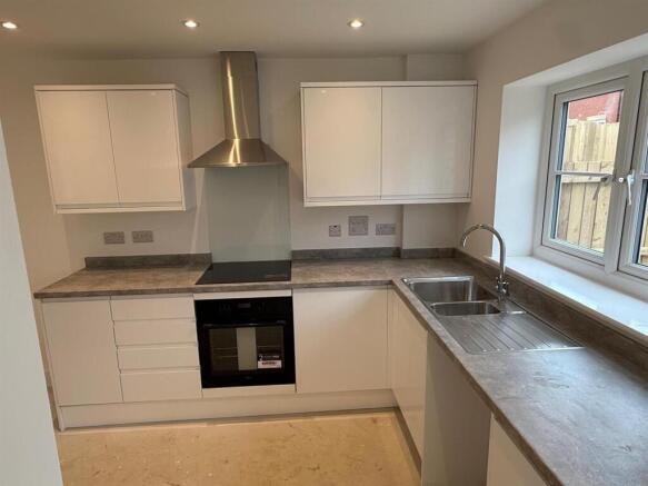 Plot 295 kitchen.jpeg
