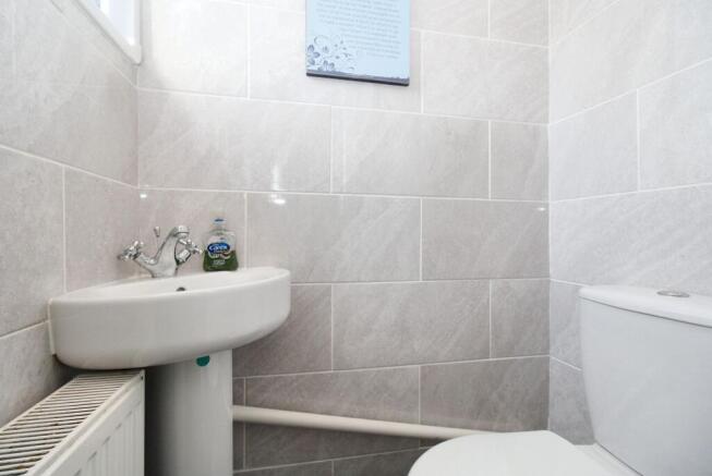 3 bed Terraced for sale Image 9