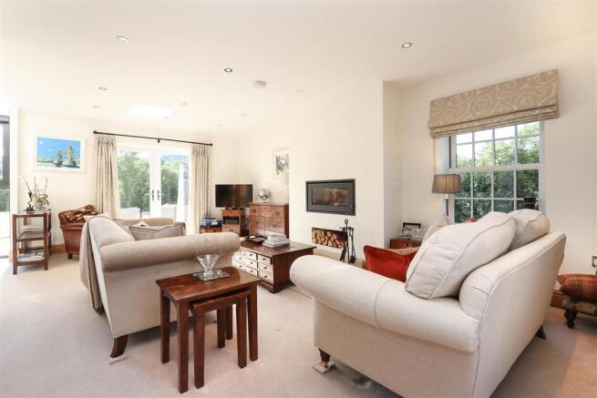 Living Room.jpg