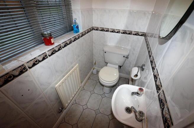 Guest Cloak Room/WC