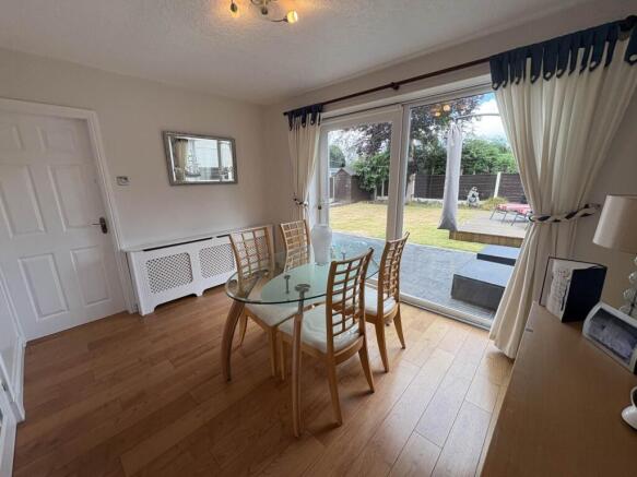 4 bed Detached for sale Image 8