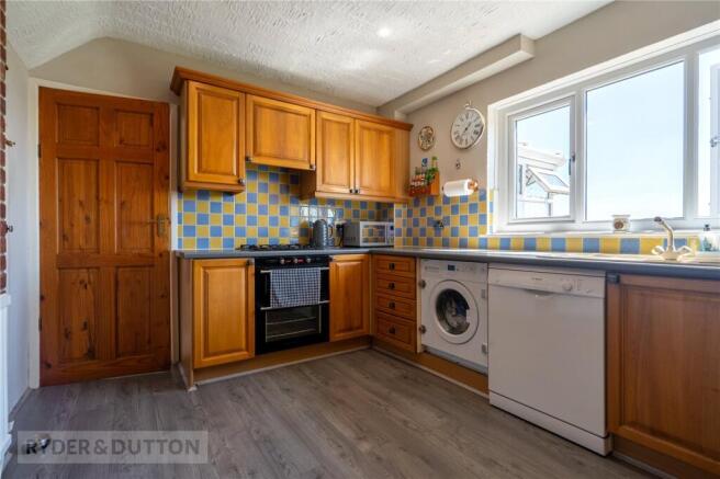 4 bed Detached for sale Image 12