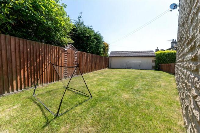 4 bed Detached for sale Image 8