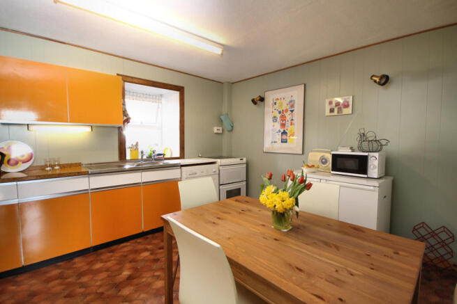 Urrview, 13 Victoria Street, Kirkpatrick Durham - 