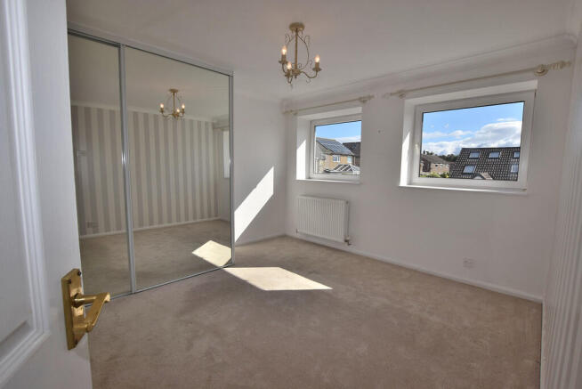 3 bed Semi-Detached for sale Image 9