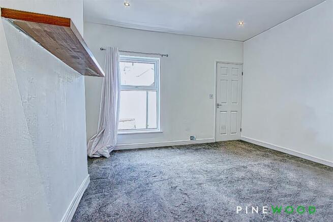 BEDROOM TWO - NON PRIVATE