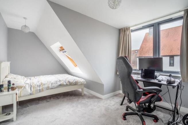 4 bed Town House for sale Image 10