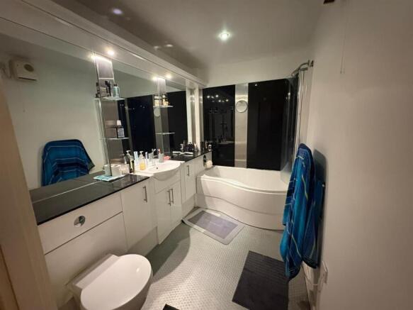 WhatsApp Image 2026-01-19 at 16.23.43 (8).jpeg