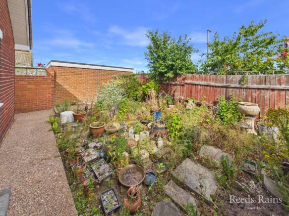 2 bed Bungalow for sale Image 11
