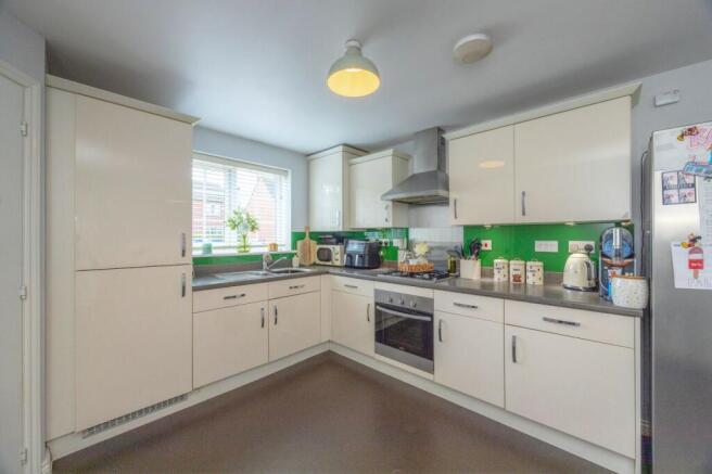 3 bed Town House for sale Image 5