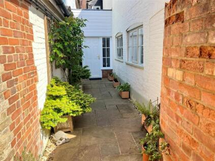 South Street, Wilton