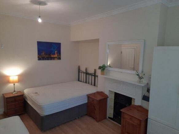 lothian-road-ts4-2hs-1023153