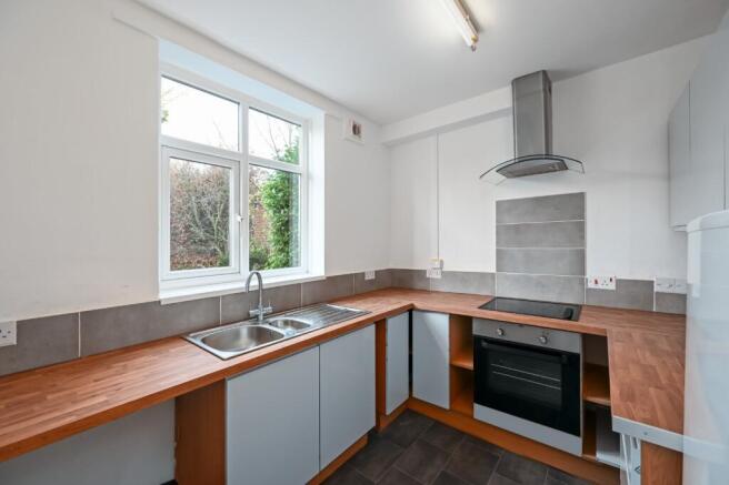2 bed Flat to rent Image 4
