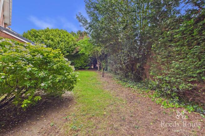 4 bed Detached for sale Image 12