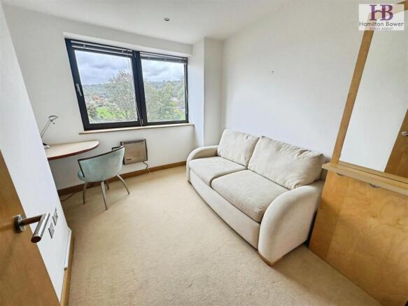 2 bed Apartment to rent Image 7