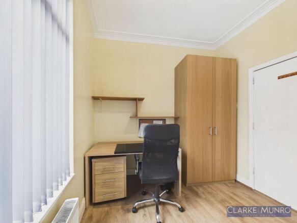 6 bed Town House to rent Image 7