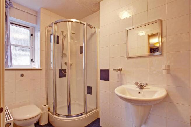 SHOWER ROOM.jpg