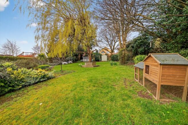 6 bed Detached for sale Image 5
