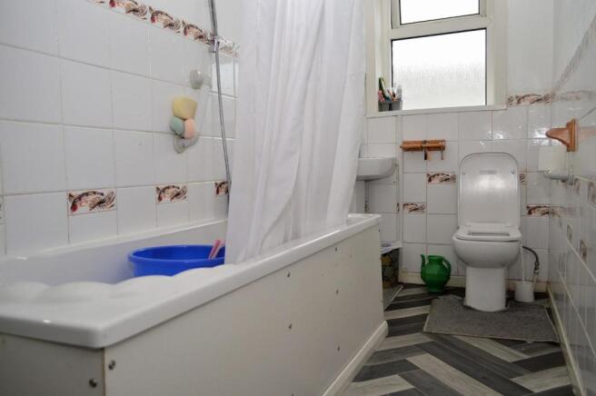 Bathroom.JPG