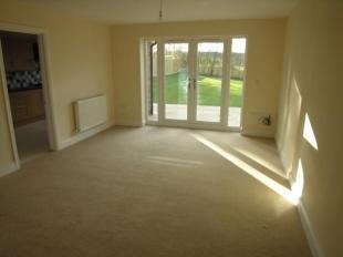 LOUNGE: